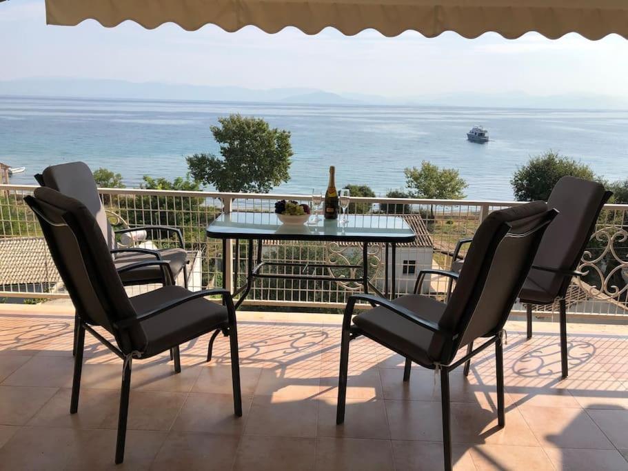 Apartment Sea View With Swimning Pool Mesongí