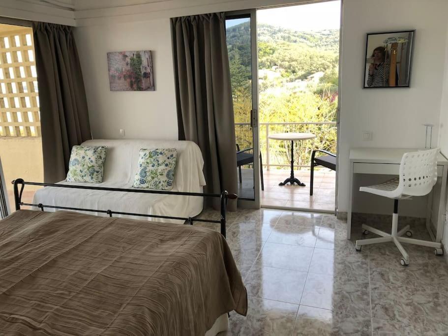 Appartement Sea View With Swimning Pool